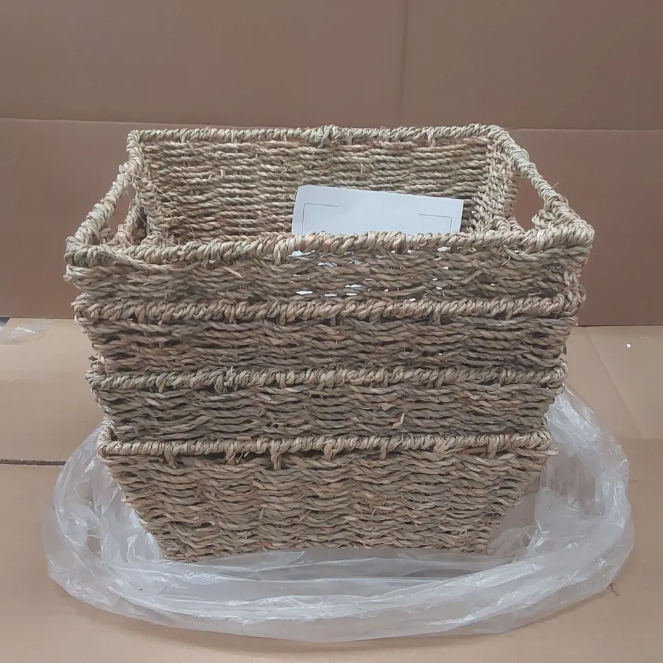 BOXED SET OF 4 VONHAUS SEAGRASS BASKETS