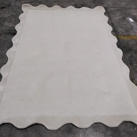 QUALITY DESIGNER RUG APPROXIMATELY 230X160CM 