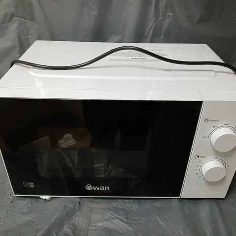 BOXED SWAN 20L 700W MANUAL MICROWAVE IN WHITE - COLLECTION ONLY