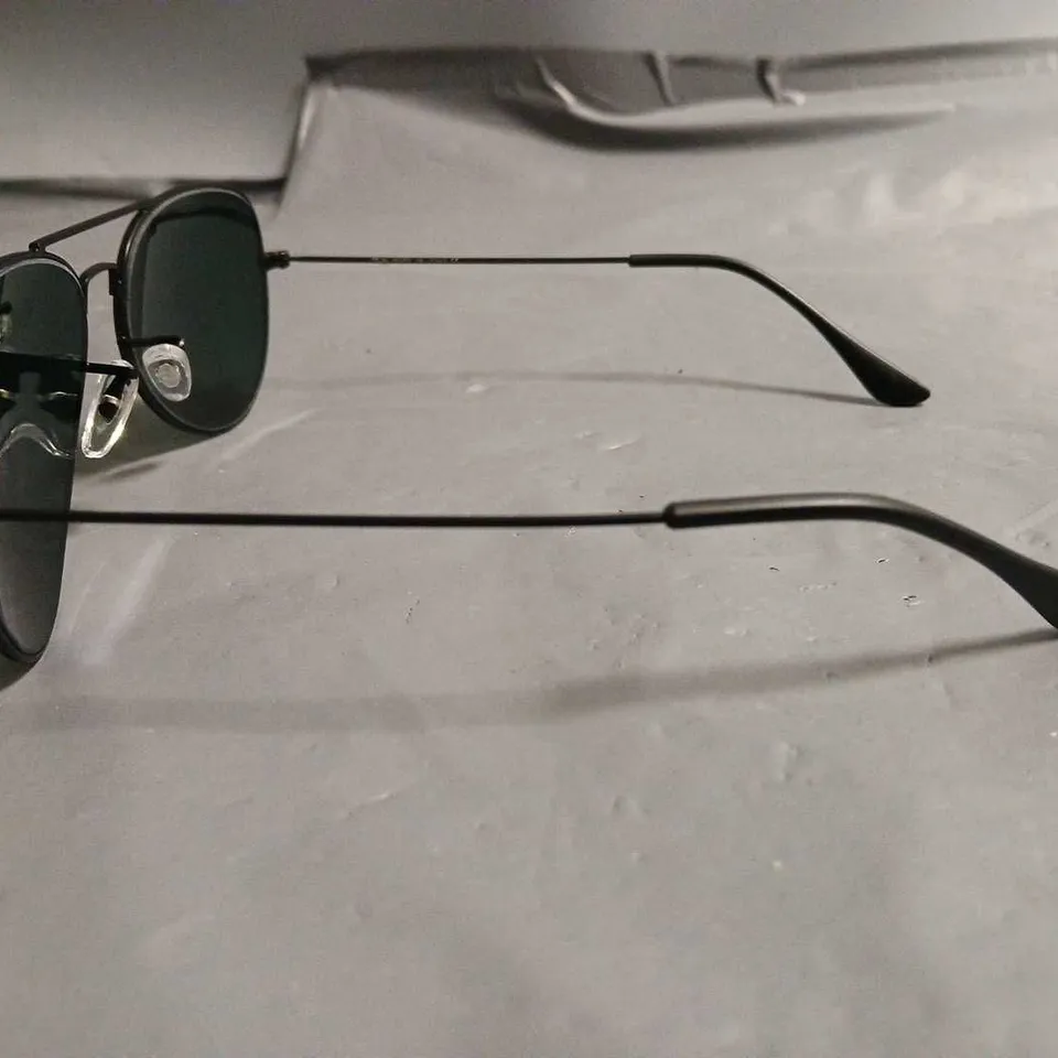 BOXED PAIR OF RAY BAN GLASSES WITH G-15 LENS IN CASE