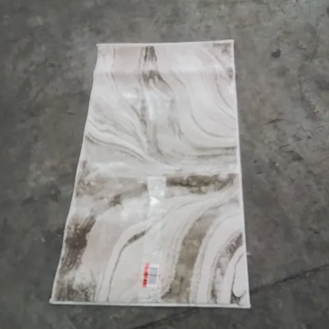 QUALITY DESIGNER AREA RUG - APPROXIMATELY 110X60CM