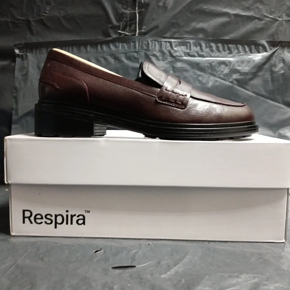 BOXED PAIR OF GEOX RESPIRA LOAFERS IN DEEP BROWN SIZE EU 38