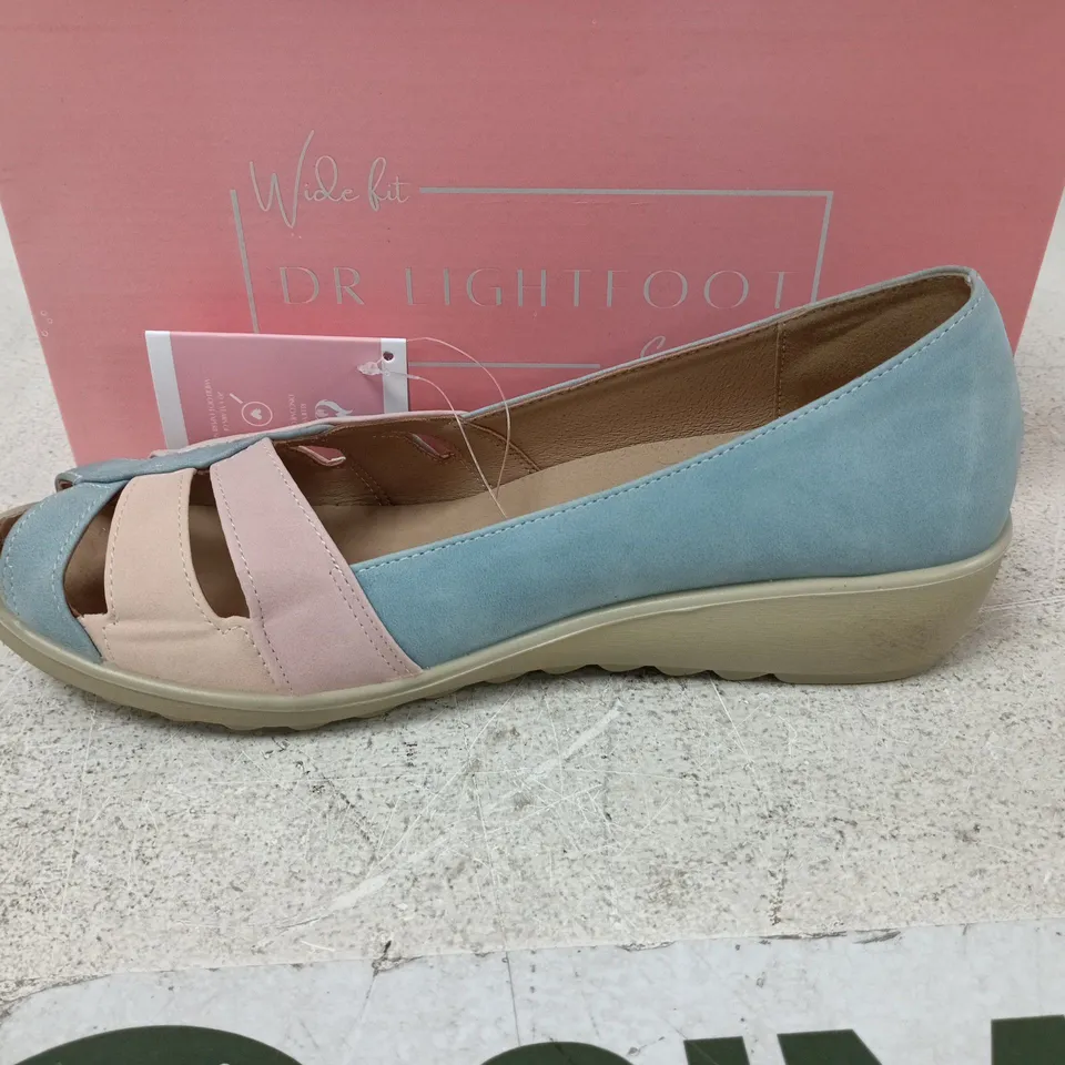 BOXED PAIR OF DR LIGHTHOUSESUSAN SHOES IN PINK/BLUE - UK 8