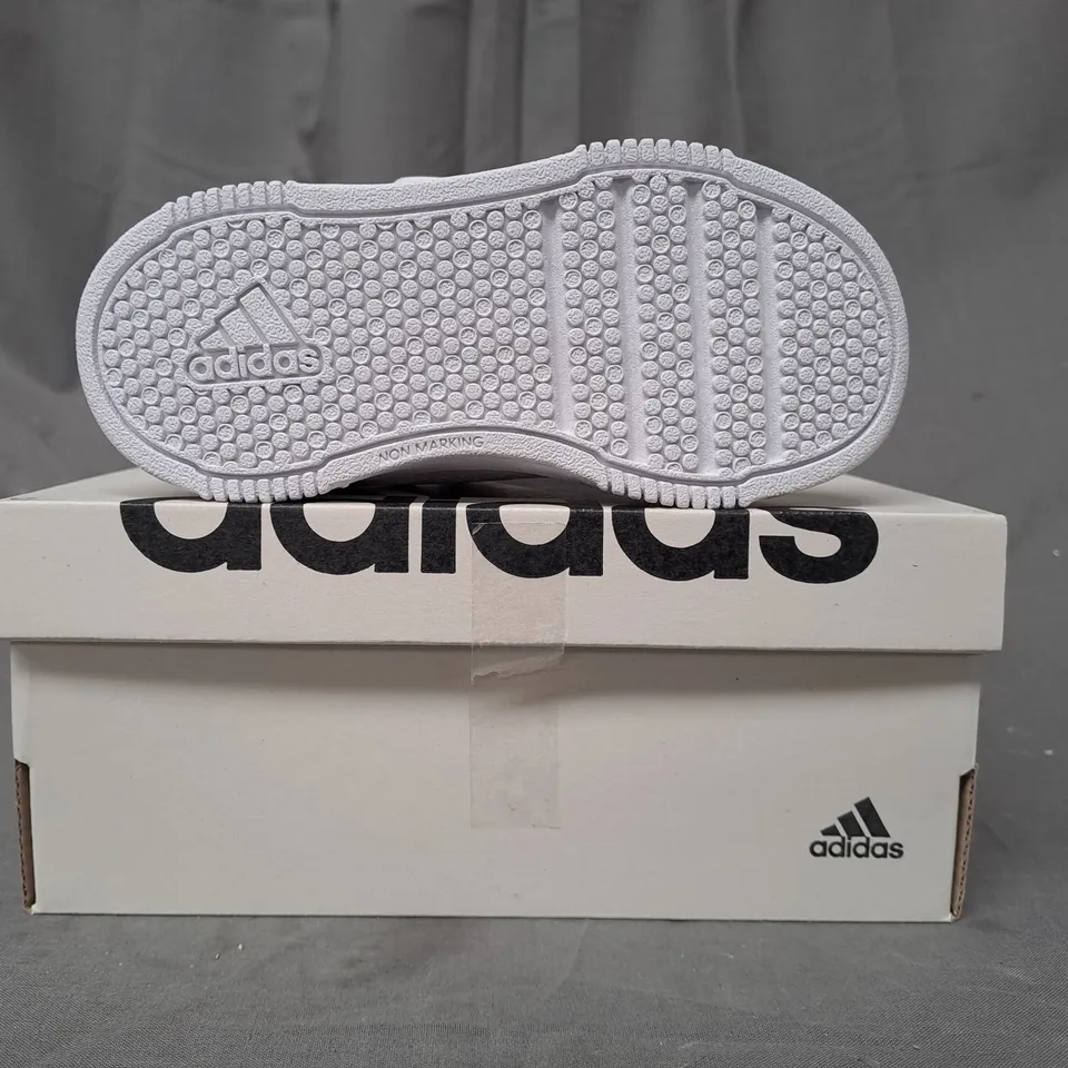 BOXED PAIR OF ADIDAS TENSAUR SPORT 2.0 KIDS SHOES IN WHITE UK SIZE 8