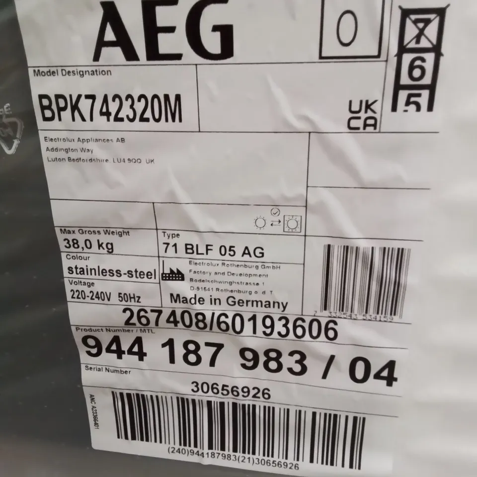 AEG INTEGRATED ASSISTED COOKING OVEN - STAINLESS STEEL Model BPK742320M RRP £542