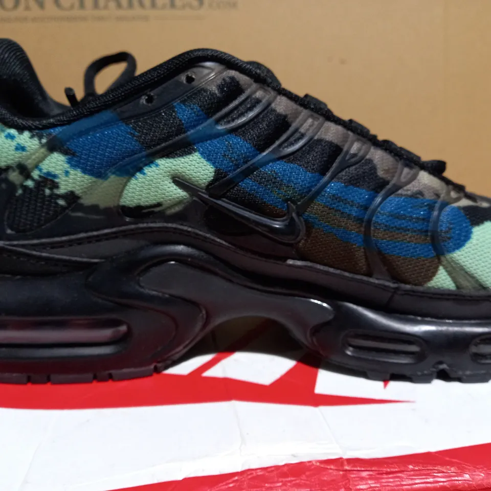 NIKE AIR MAX PLUS CZ7553-001 TRAINERS - SIZE 7.5