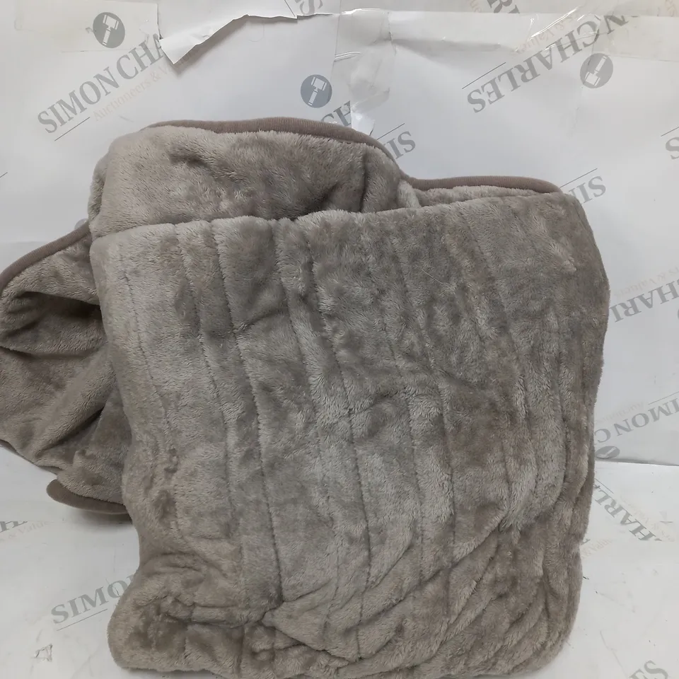BOXED COZEE HOME VELVETSOFT HEATED THROW IN DARK TAUPE