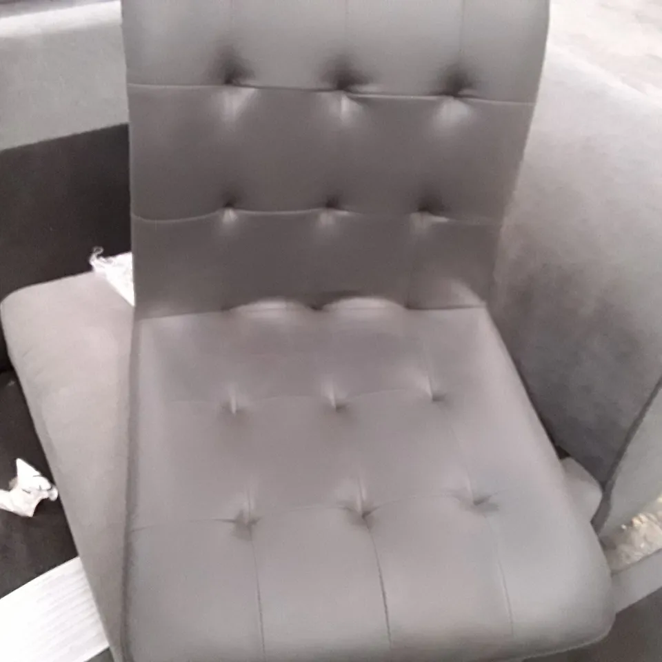 GREY CHAIR WITH NO LEGS 