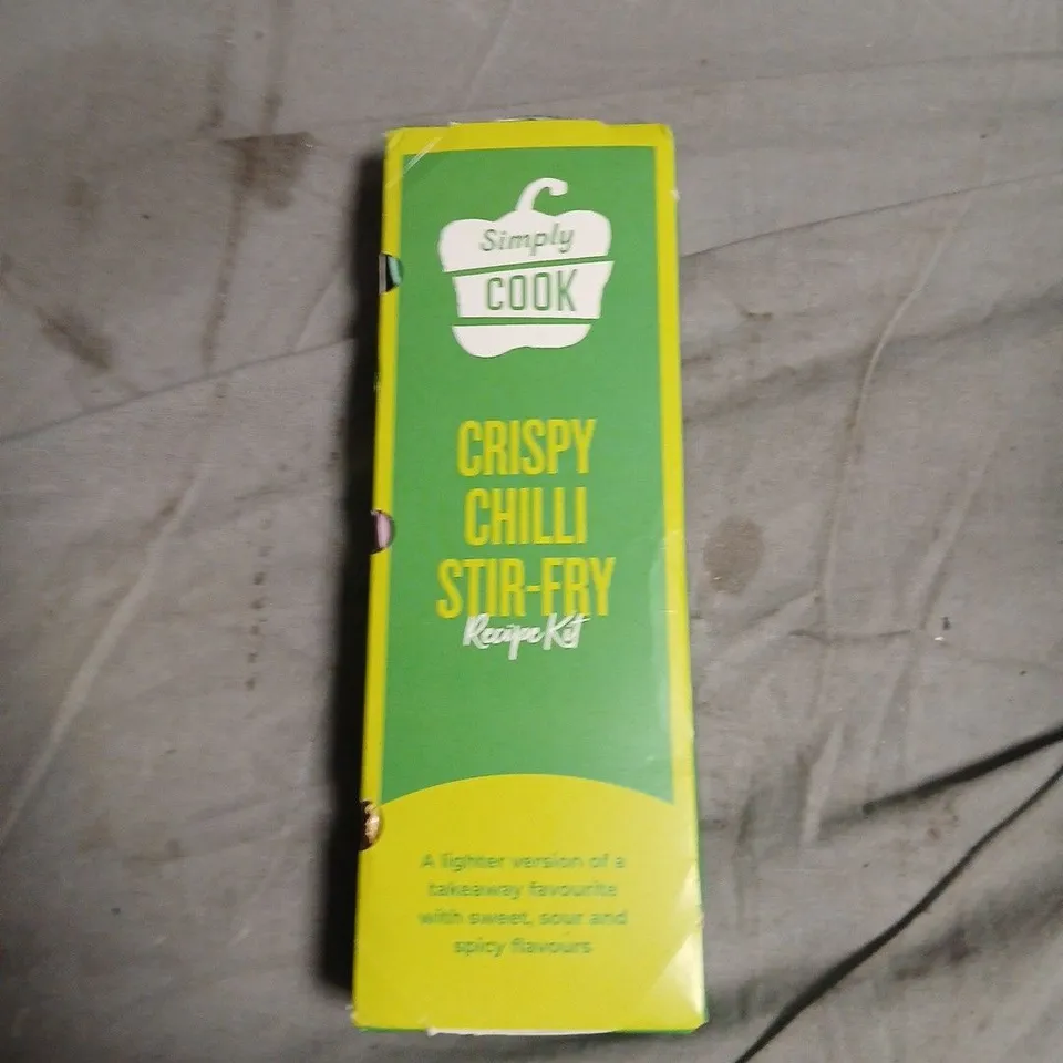 APPROXIMATELY 14 ASSORTED FOOD ITEMS INCLUDING HUEL DRINK , BRAZIL NUTS AND SIMPLY COOK CHILLI STIR FRY RECIPE KIT