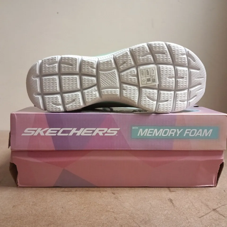 BOXED PAIR OF SKECHERS TRAINERS IN GREY/TURQUOISE SIZE UK 4