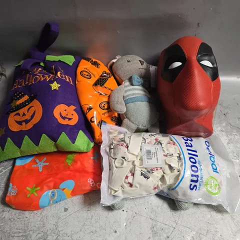 LARGE BOX OF APPROXIMATELY 15 ASSORTED TOYS AND GAMES TO INCLUDE FOOTBALLS, BALLOONS AND TEDDIES