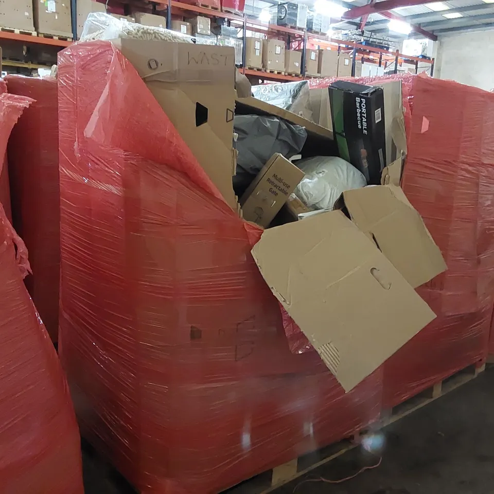 PALLET OF ASSORTED ITEMS INCLUDING: DELIVERY BAG, RETRACTABLE GATE, PORTABLE BARBECUE, BATH MAT ECT