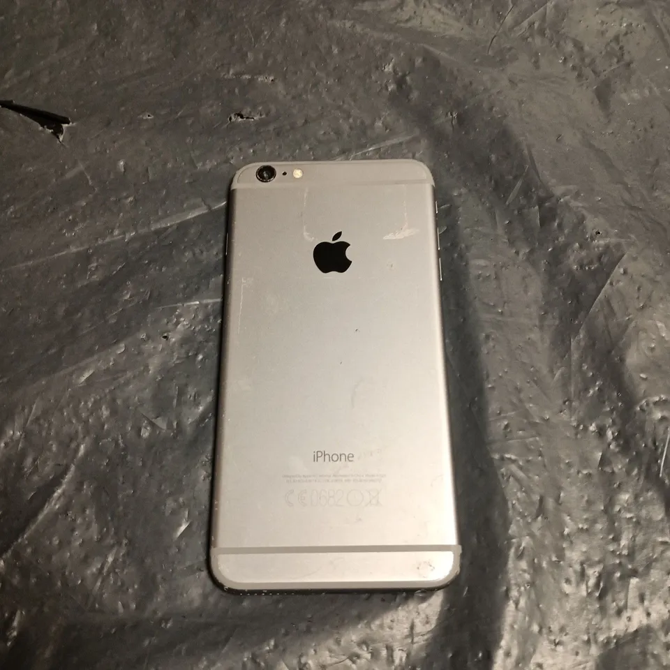 APPLE IPHONE – SILVER – BOXED WITH USB CHARGING CABLE 