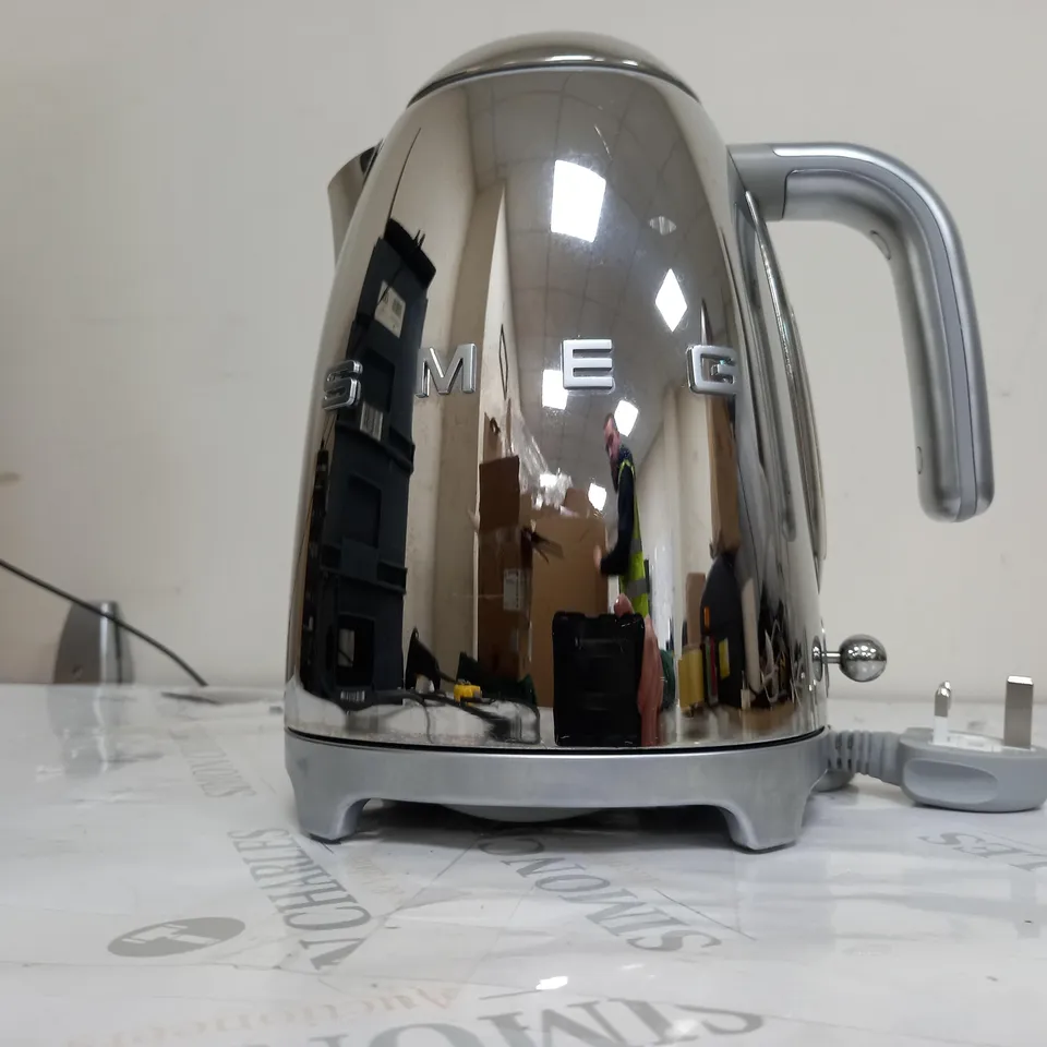 SMEG KETTLE POLISHED STEEL RRP £179.99