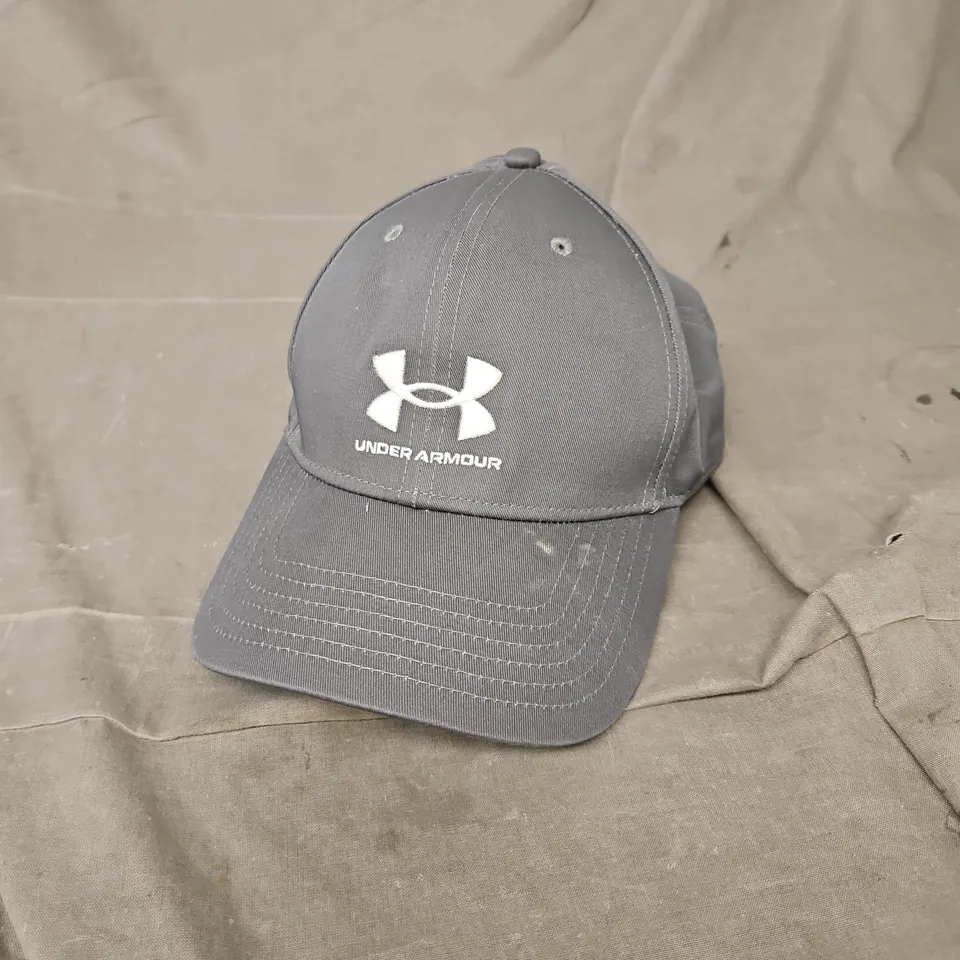 UNDER ARMOUR ADJUSTABLE CAP IN GREY