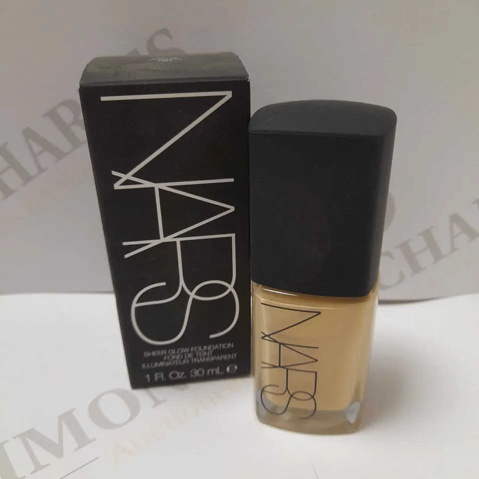 NARS SHEER GLOW FOUNDATION 30ML - LIGHT 3.5 SALZBURG 