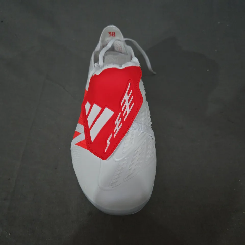 PAIR OF ADIDAS PREDATOR FOOTBALL BOOTS IN WHITE/RED UK SIZE 9