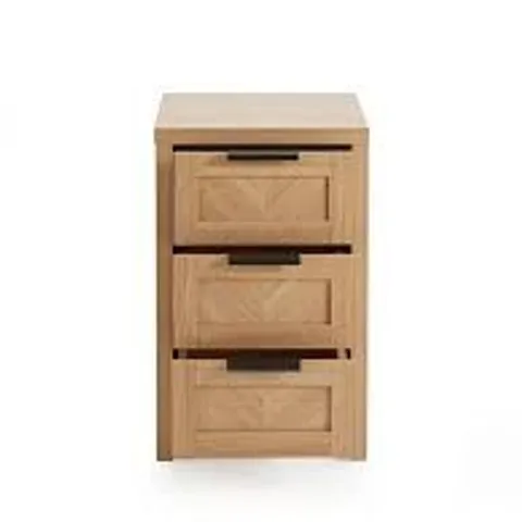 CHEVRY 3 DRAWER BEDSIDE CHEST - OAK
