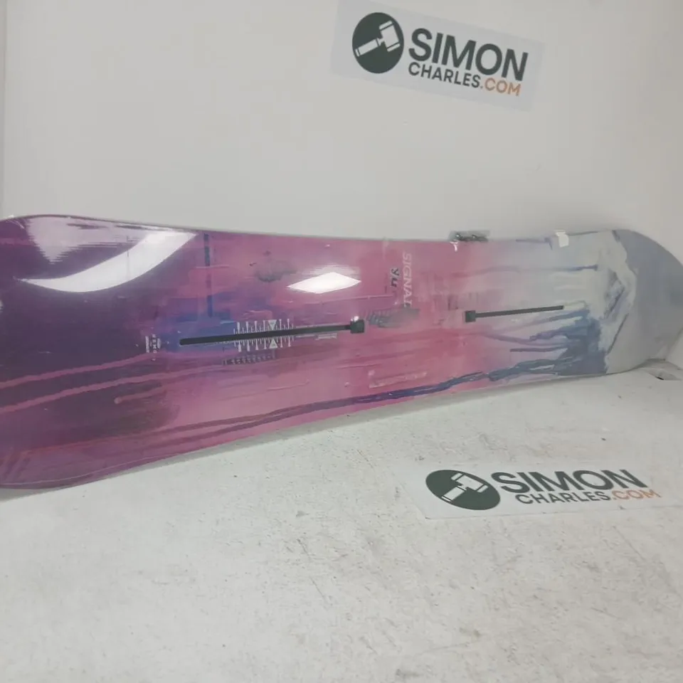 SIGNAL THE CHANNEL SNOWBOARD – 153 CM