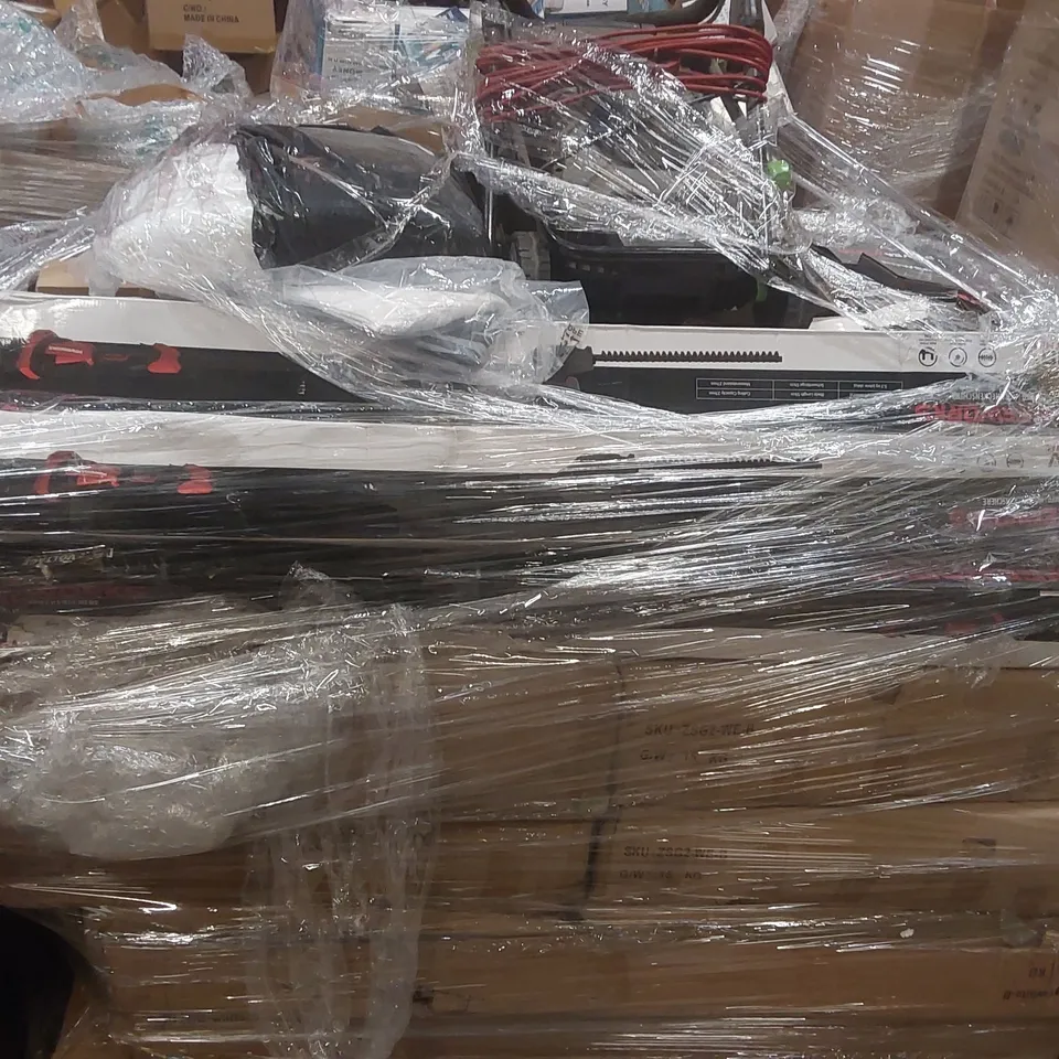 PALLET CONTAINING A LARGE QUANTITY OF GARDEN TOOLS AND OTHER ASSORTED ITEMS INCLUDING: LAWN MOWER, POWERWORKS HEDGE TRIMMERS ECT