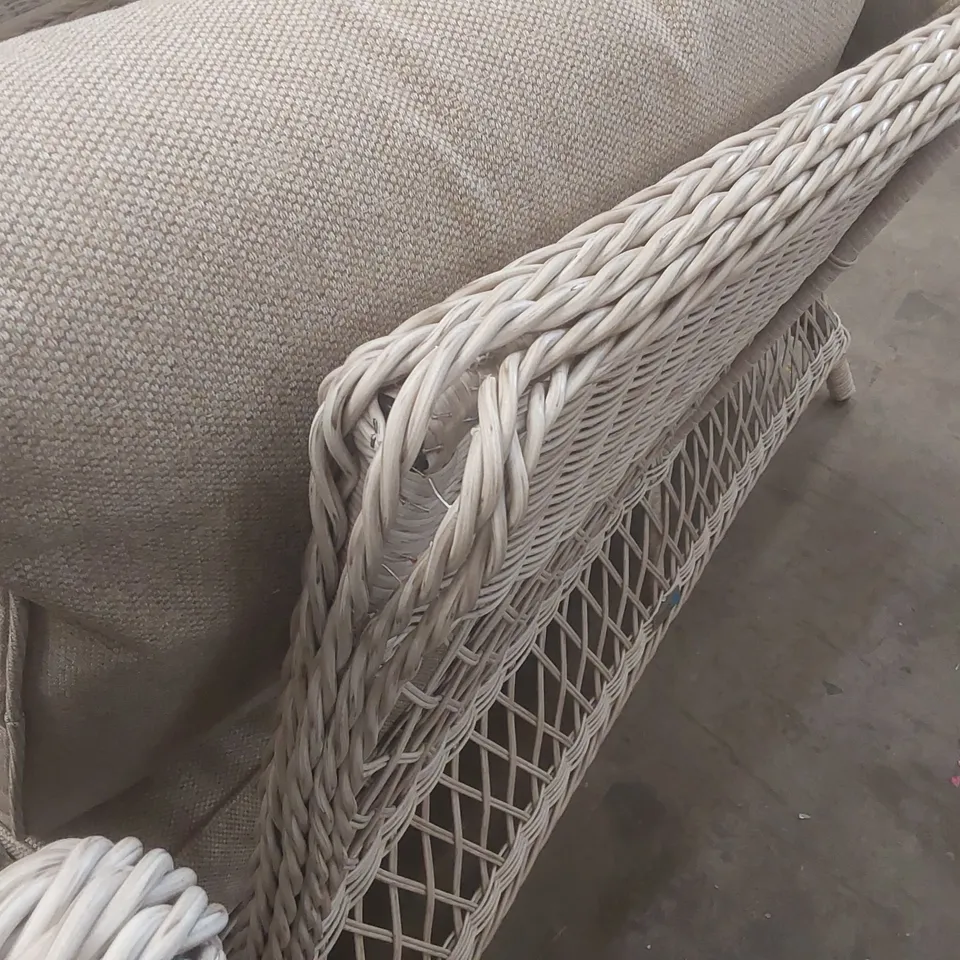 COTSWOLD WICKER MINI CORNER SET WITH HEIGHT ADJUST TABLE