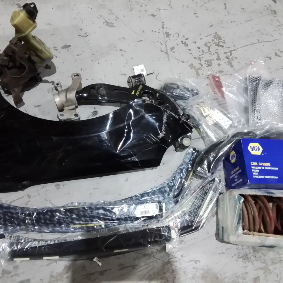 LOT OF APPROXIMATELY 10 ASSORTED CAR AND VEHICLE PARTS TO INCLUDE HYUNDAI WIND DEFLECTOR, TARAXACUM BRAKE PADS AND COIL SPRINGS