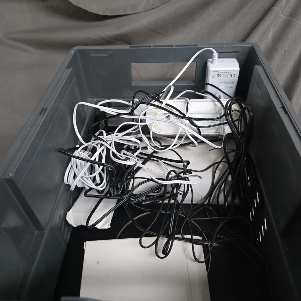 APPROXIMATELY 4 ITEMS OF HYPEROPTIC FIBRE BROADBAND ROUTER BUNDLE WITH MULTIPLE NETWORKING DEVICES.