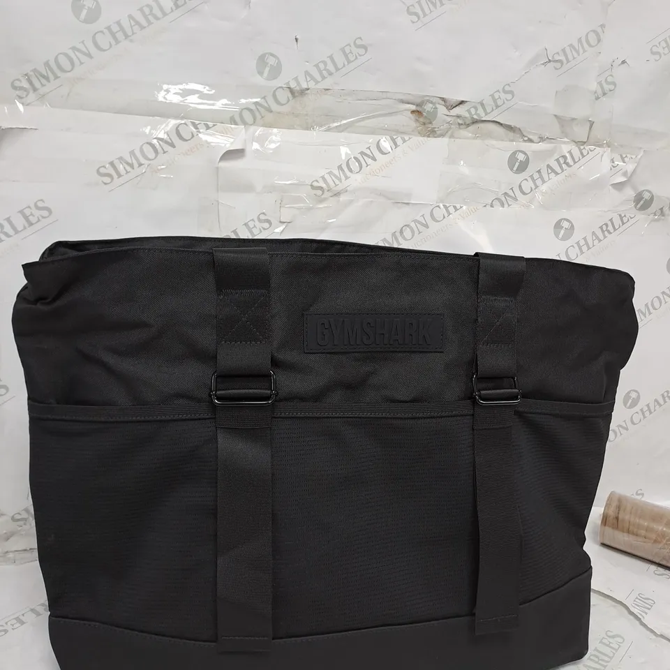 GYMSHARK DUFFEL BAG IN BLACK