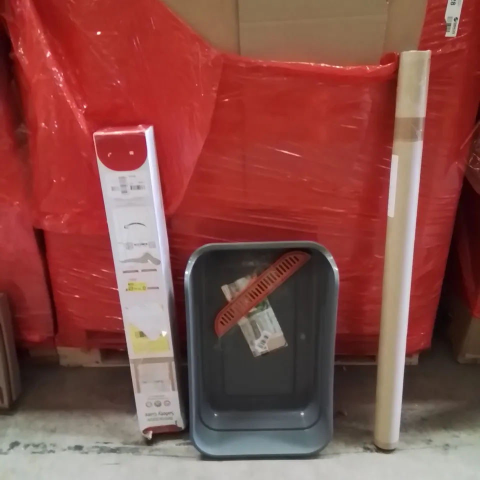 PALLET OF ASSORTED HOUSEHOLD GOODS AND PRODUCTS TO INCLUDE;RETRACTABLE SAFETY GATE,CAT LITTER TRAY,CANVAS