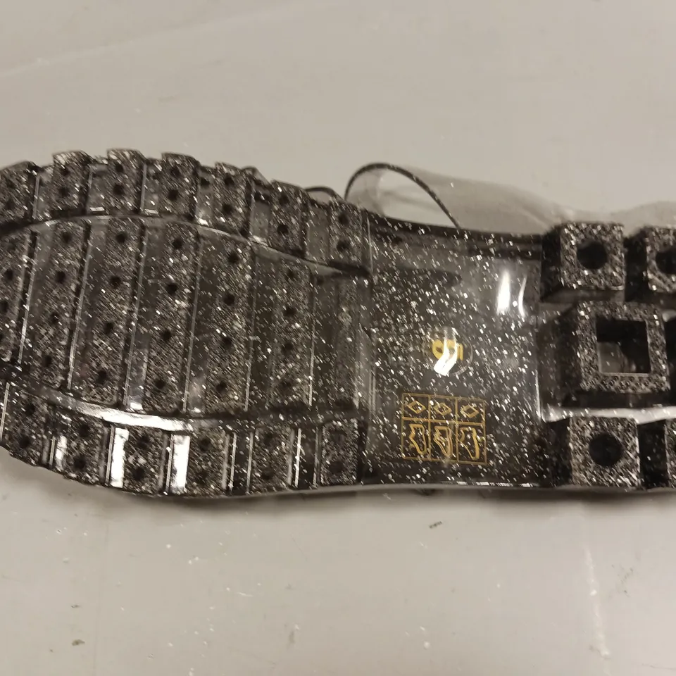 LARGE QUANTITY OF LINZI CLEAR GLITTER PLASTIC SANDALS IN VARIOUS SIZES