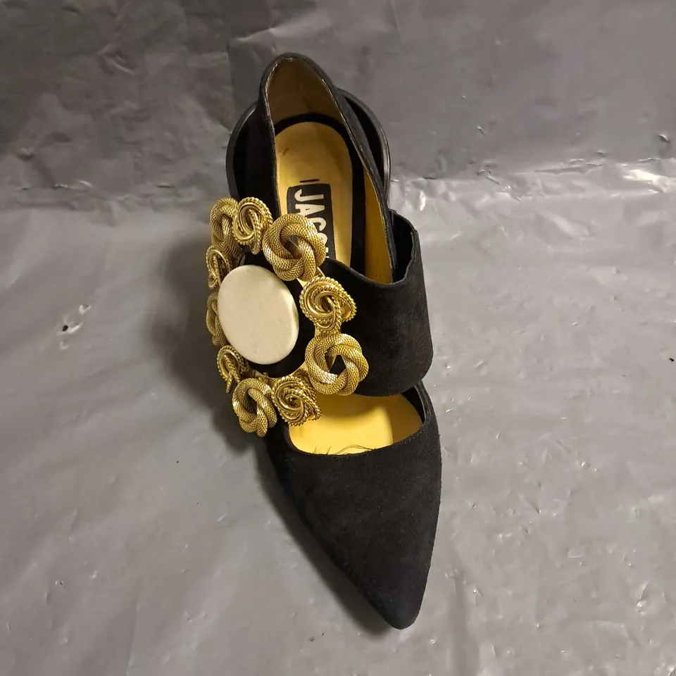 PAIR OF JACQUEMUS BLOCK HEEL POINT TOE HEEL IN BLACK SUEDE SIZE EU 36