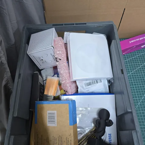 TOTE OF APPROXIMATELY 15 ASSORTED ITEMS TO INCLUDE: SPACEGOODS PINK FROTHER 