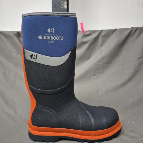 BOXED PAIR OF BUCKBOOTZ KNEE-LENGTH SAFETY BOOTS IN BLACK/ORANGE/BLUE UK SIZE 11