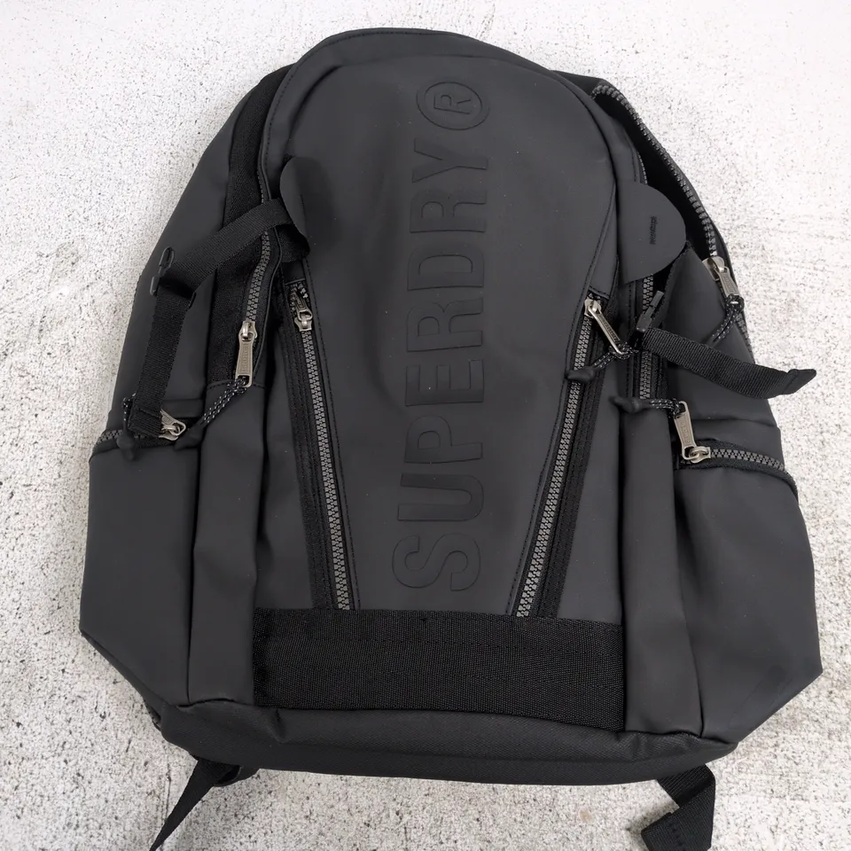 SUPERDRY RUCKSACK IN BLACK