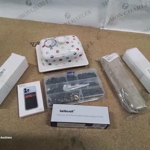 APPROXIMATELY 6 BRAND NEW BOXED ITEMS TO INCLUDE.