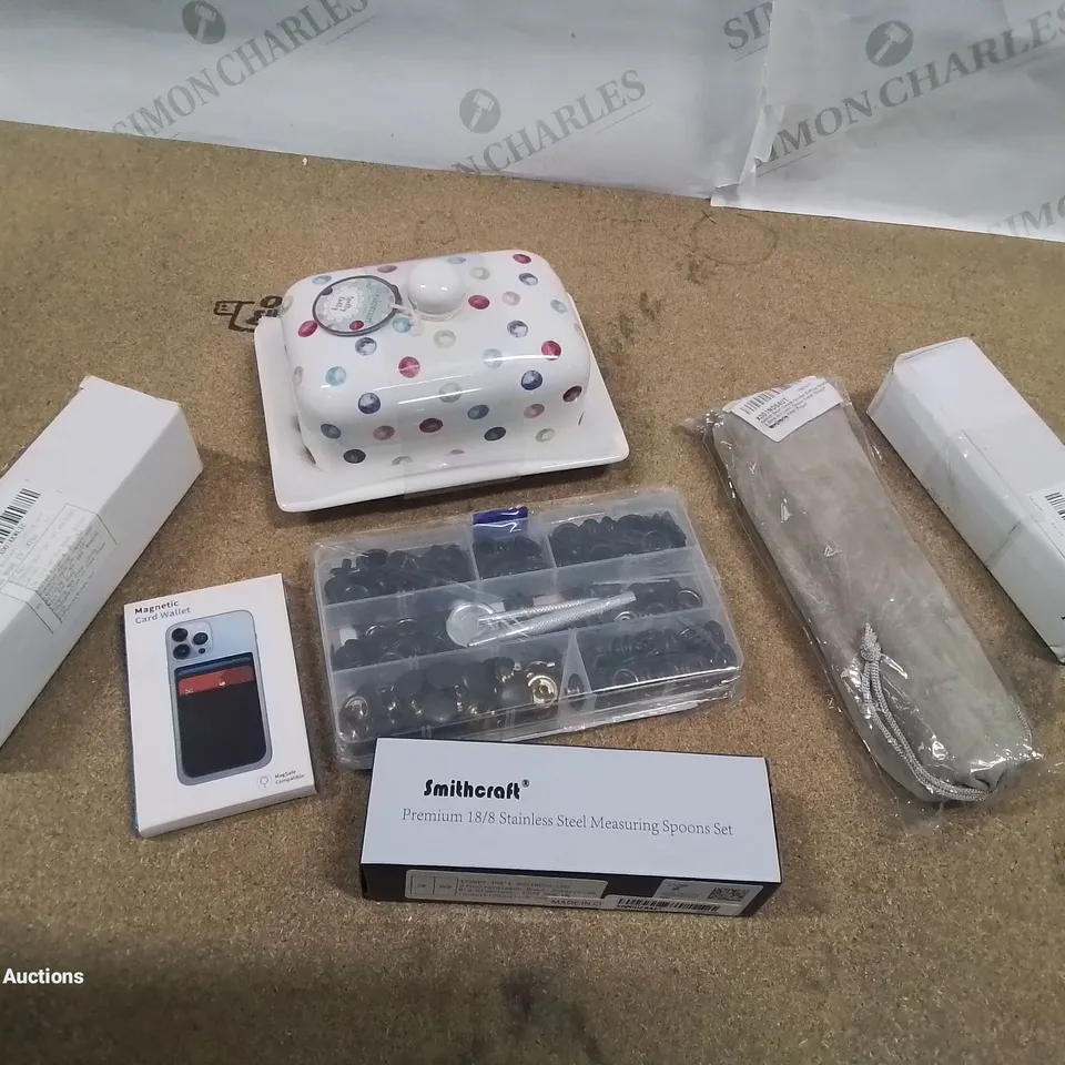 APPROXIMATELY 6 BRAND NEW BOXED ITEMS TO INCLUDE.