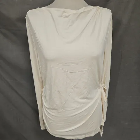 NA-KD SOFT LINE TIE SIDE TOP IN OFF WHITE SIZE XL