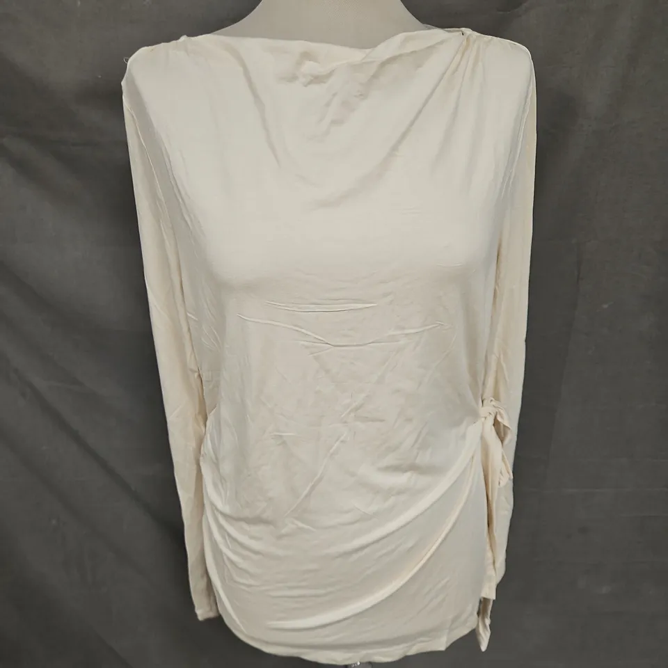 NA-KD SOFT LINE TIE SIDE TOP IN OFF WHITE SIZE XL
