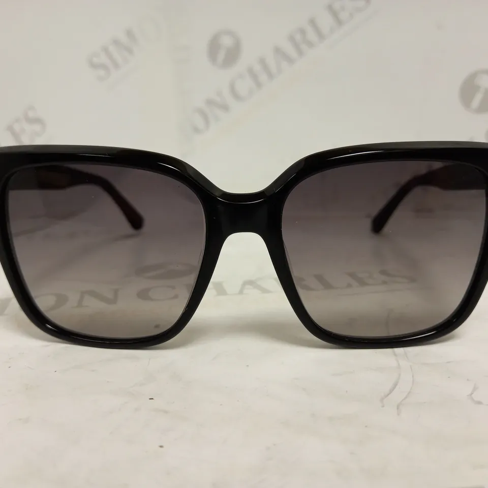 CALVIN KLEIN RECTANGLE SUNGLASSES - BLACK RRP £125