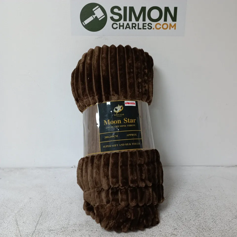 MOON STAR JACQUARD MINK THROW