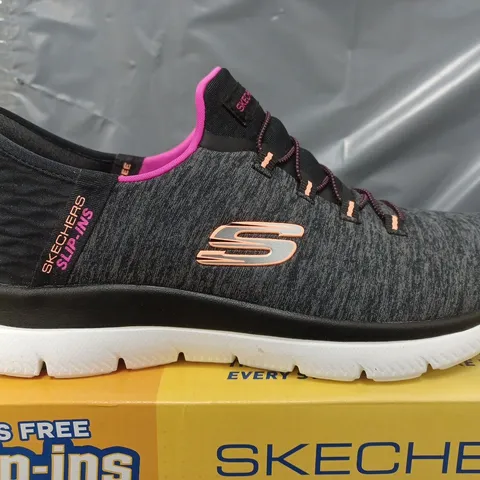 PAIR OF SKECHERS SUMMIT SLIP-IN SHOES IN BLACK/GREY/PINK UK SIZE 5