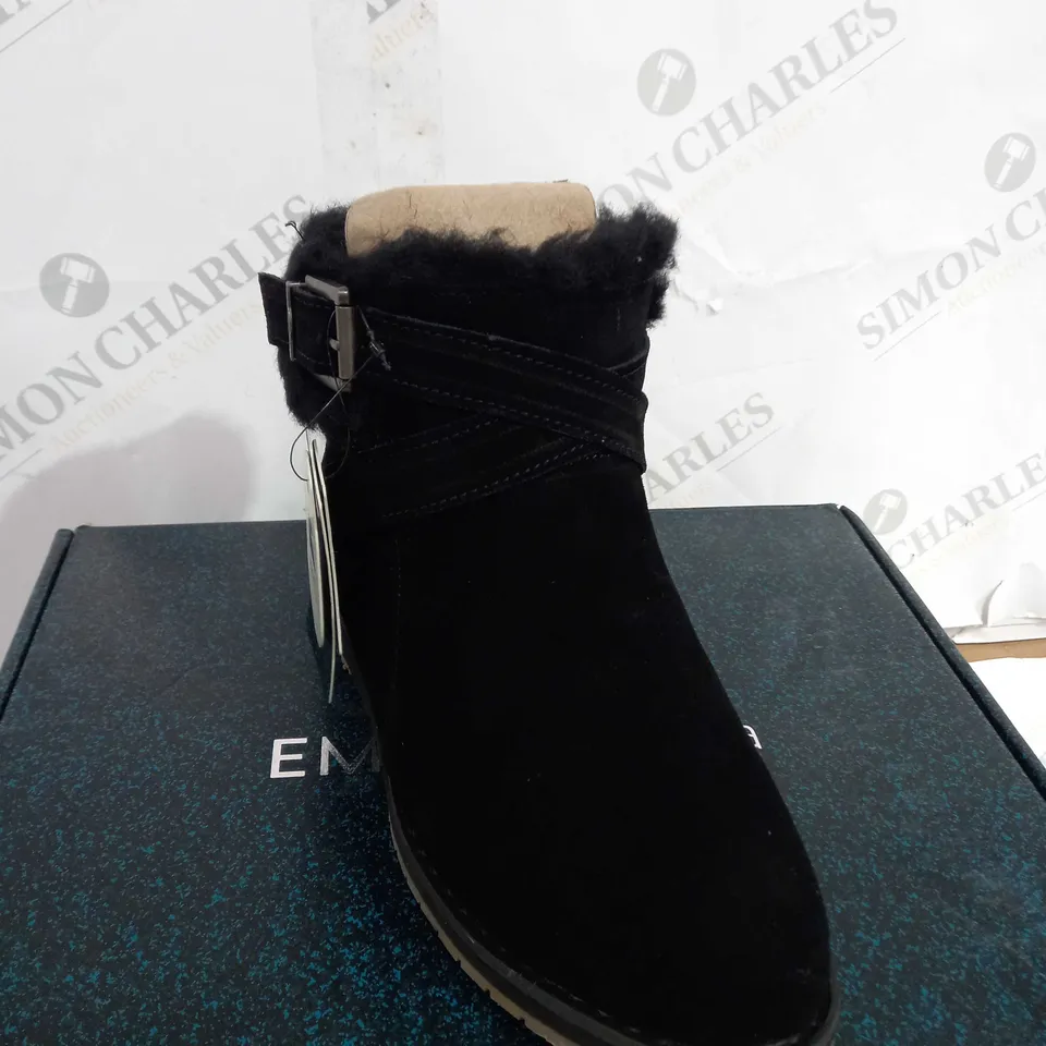 EMU AUSTRALIA FAUX SUEDE BOOTS - BLACK, SIZE 5