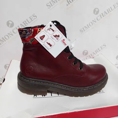 RIEKER RED INTEREST COLOUR BOOT SIZE 4 - BOXED