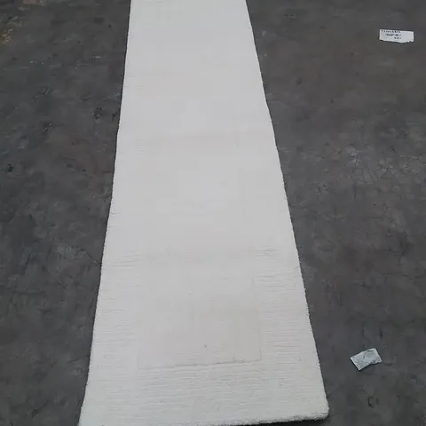 QUALITY DESIGNER AREA RUG - APPROXIMATELY 230X60CM