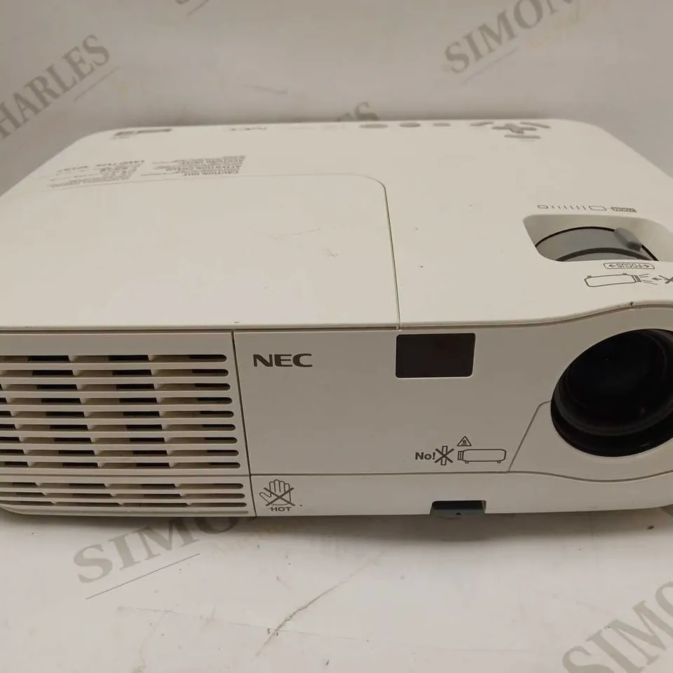 NEC NP216 PROJECTOR 