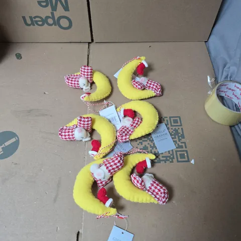 2 BOXES OF ASSORTED GISELA GRAHAM SMALL DECORATIONS 