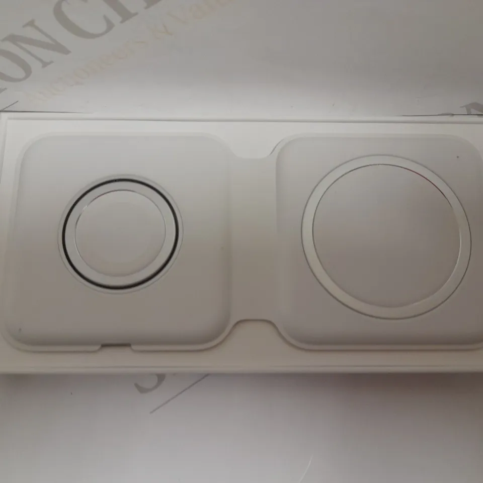APPLE MAGSAFE DUO CHARGER