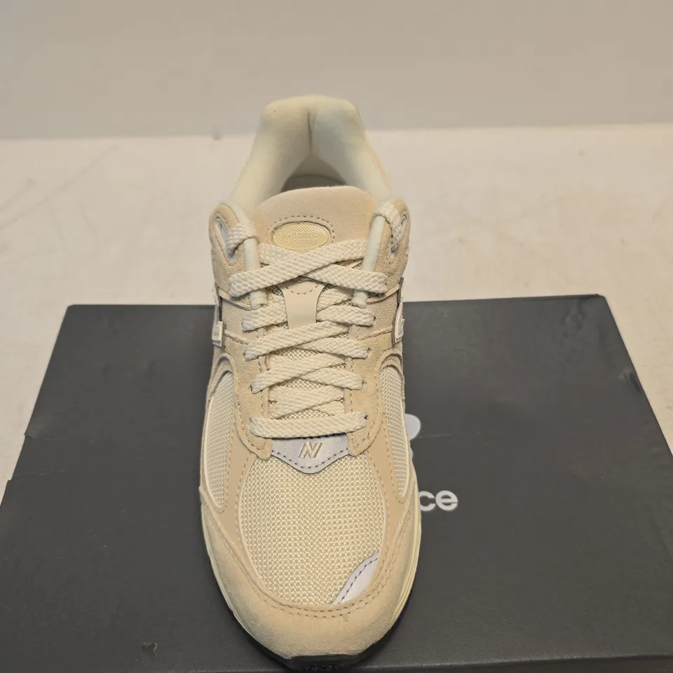 NEW BALANCE M2002RCC BEIGE TRAINERS – UK 38 (US 5.5)