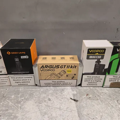 BOX OF APPROXIMATELY 18 ASSORTED E-CIGARATTES TO INCLUDE SMOK, GEEK VAPE, VAPORESSO ETC