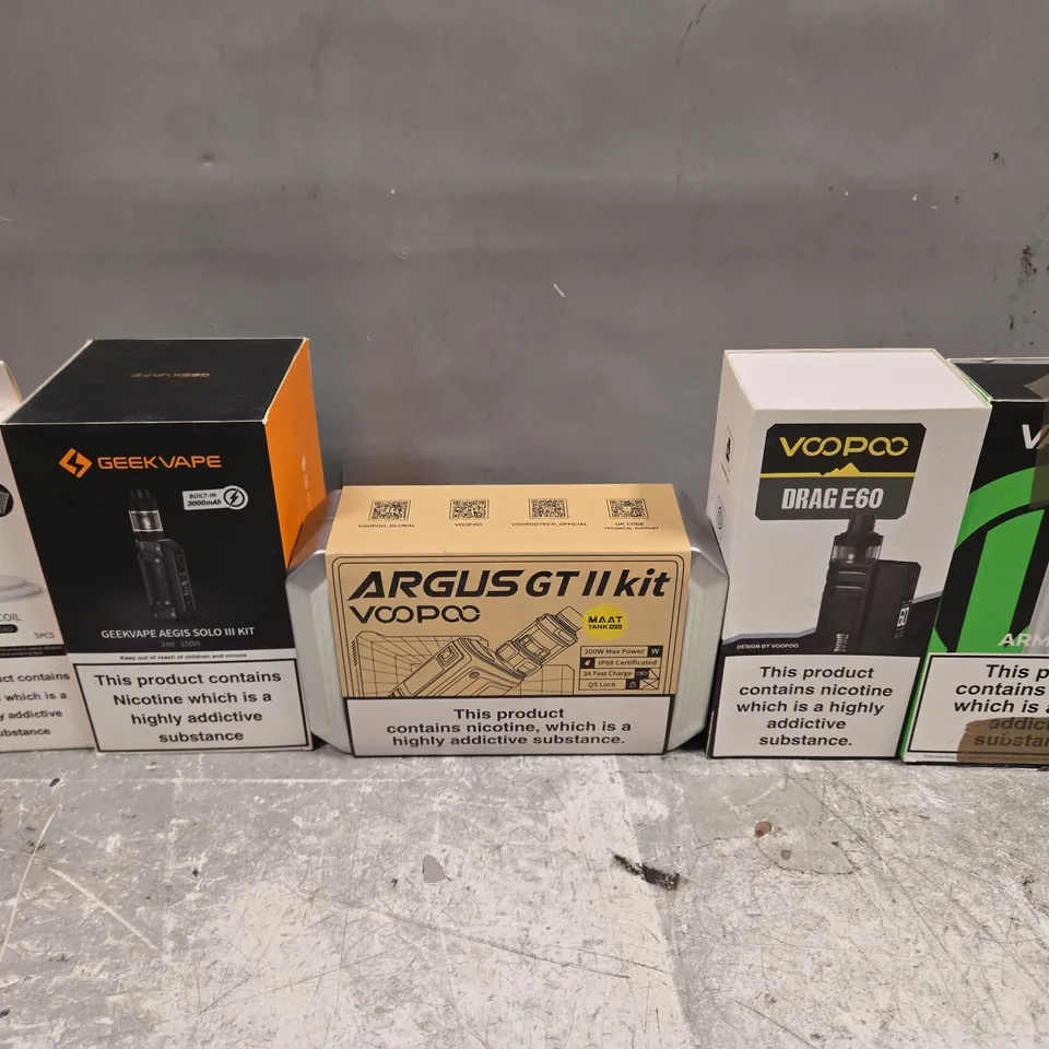 BOX OF APPROXIMATELY 18 ASSORTED E-CIGARATTES TO INCLUDE SMOK, GEEK VAPE, VAPORESSO ETC 